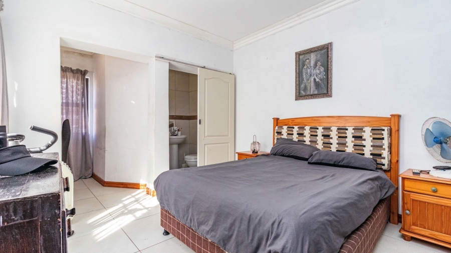 7 Bedroom Property for Sale in Kleinmond Western Cape